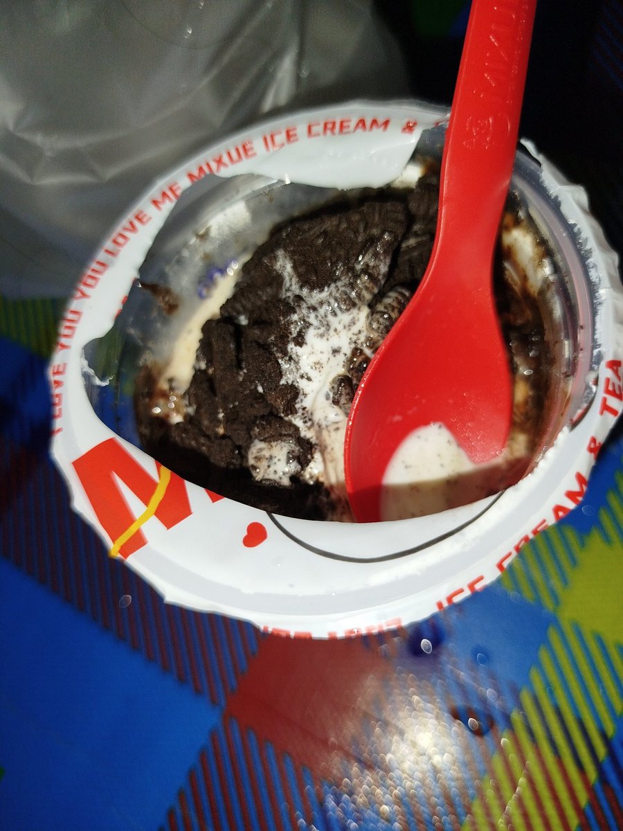 abis malakin cowoku es krim