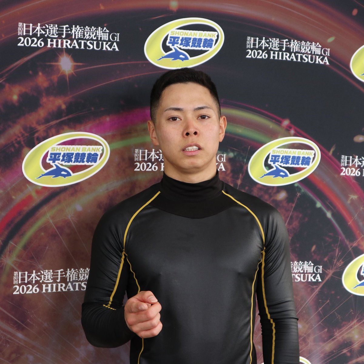 【#平塚競輪 ＧⅠ #日本選手権競輪 2日目】

1番人気に推された #渡辺雅也 が何とか3着で勝ち上がり

「情けないですね…。打鐘前で脚を使ったので、いつもの捲りが出なかった。点数だけあって、脚力はない。甘くないですね」