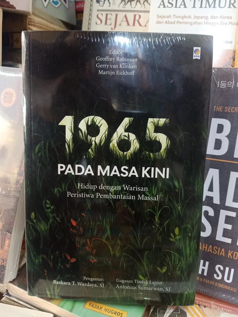 aditirtopermono's tweet image. jual buku....

1965 Pada Masa Kini

info pembelian silakan DM / whatsapp
#buku #sosial #sejarah #peristiwa #pembantaian #massal #baca #hobi #koleksi #pustaka