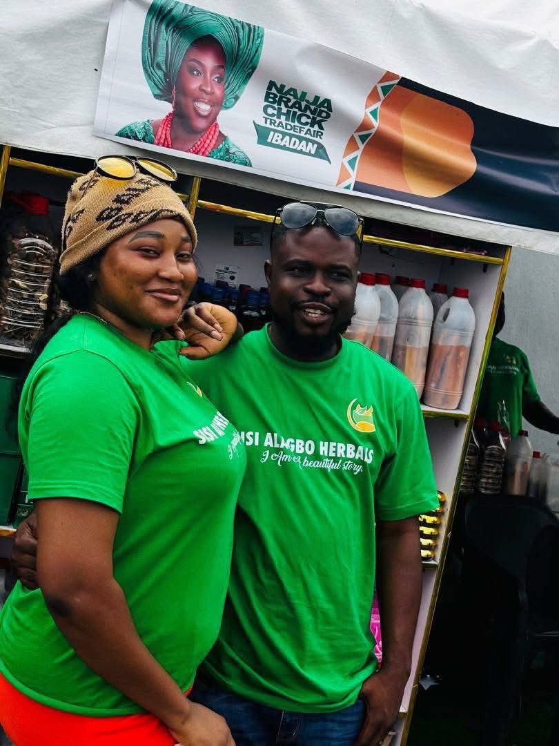 treatpworld's tweet photo. Let me give you the summary about the 3rd girl in the 3sum video.

The girl said it all started when her mom used to buy agbo from Sisi Alagbo. When she got admission into UI, her mom took her to school but first branched Sisi Alagbo's place to buy agbo. When Sisi Alagbo saw her with plenty of luggage, she asked the woman what happened and where her daughter was going. The woman told her she got admission into the school and wanted to get accommodation for her.

Sisi Alagbo then told the woman that the girl could stay at her place since her house is big. The woman appreciated her kind gesture, so they started living together 😂

On a fateful day, Sisi Alagbo called the girl and said she wanted to tell her something that she just had to accept, because once she heard it, she couldn’t say no again.

She told her that her husband said he liked her and would like to get down with her (orisirisi). The girl said she was surprised and couldn’t do such a thing, but Sisi Alagbo said she just had to do it because anything her husband likes, she likes to do for him 

So they went to a lounge together to have fun (the three of them). At the lounge she was taking 4 cousin, then in between she visited the restroom and didn’t know how they got to the hotel (she’s trying to say they infused her drink). They got to the hotel and did the papasupe.

When she noticed Sisi Alagbo was recording, she told her to stop, but Sisi Alagbo reassured her that it was just for fun, they wouldn’t post it, and for her to be sure, she should also record her when it was her turn to papasupe…

Now her chats with Sisi Alagbo husband as surface.