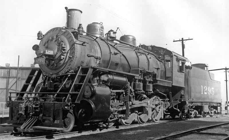 BeytienJoshua's tweet image. Credit: R.L. Hundman 

#1930s #vintage #blackandwhitephotography #Steam #TRAIN #trains