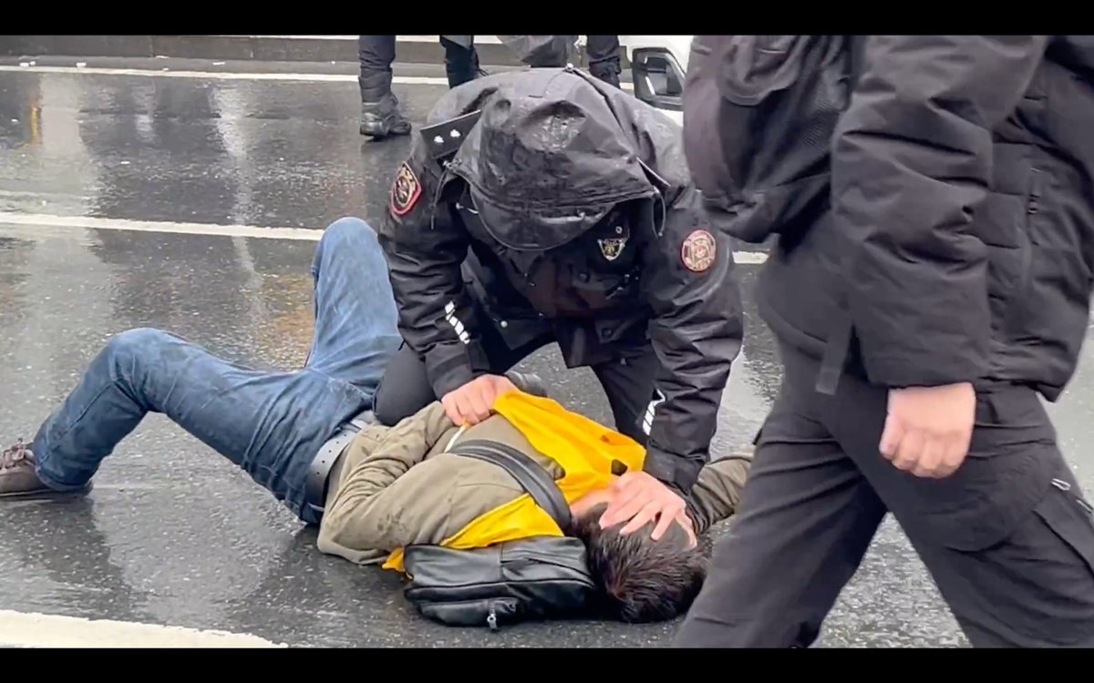 bdsp_1's tweet photo. Devrimci irade teslim alınamaz!

İşkenceler #Taksim iradesini kırmaya yetmedi. Yoğun işkence ve gözaltı terörüne rağmen #1Mayıs'ta Taksim iradesi kazandı.

#1Mayıs2026 https://t.co/IbUYVFEBt8