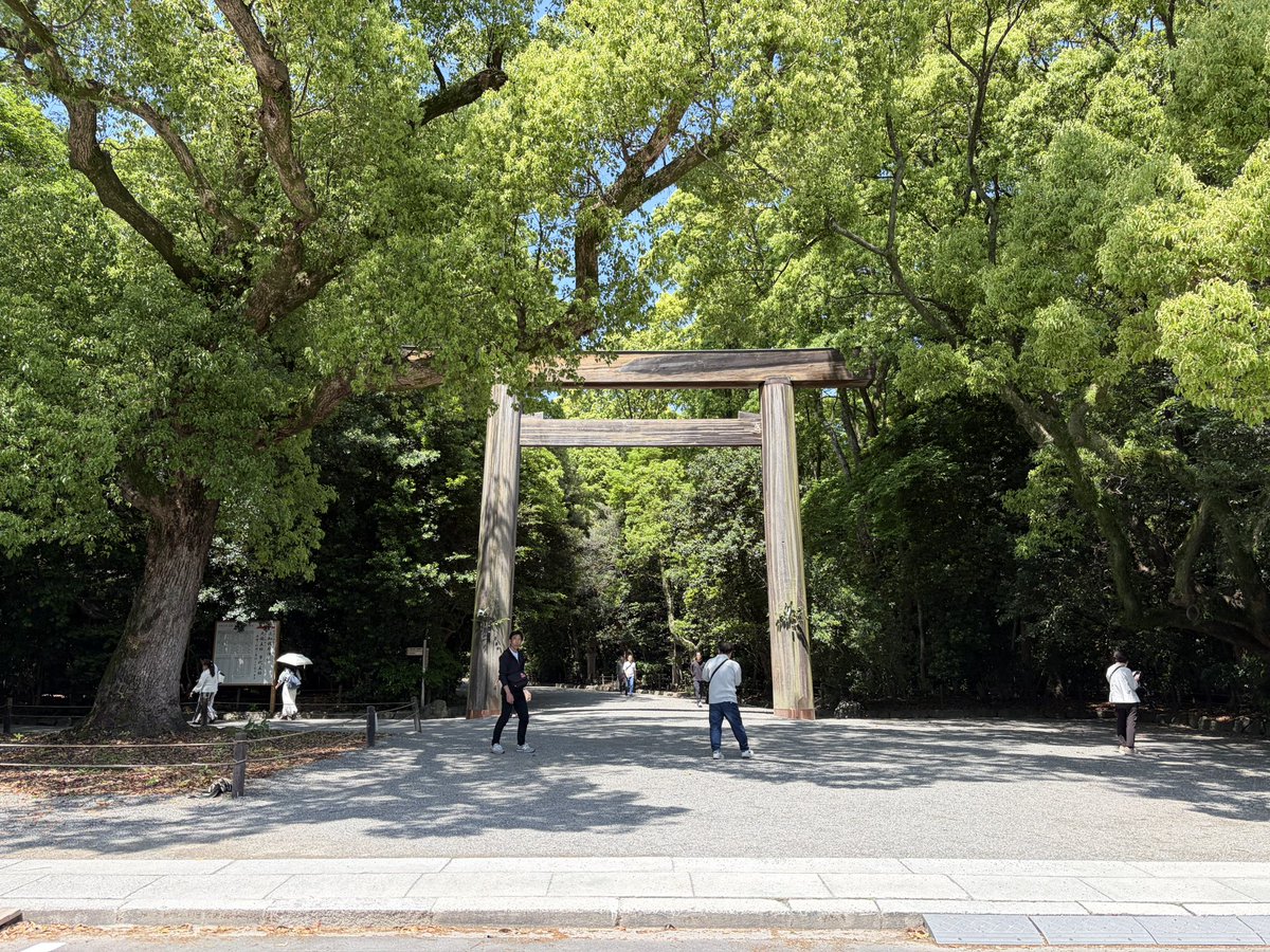 braincommix_kaz's tweet photo. 久しぶりに熱田神宮へ。天気も良く、穏やかにお参りできました☀️ https://t.co/XWYQ7t8LDy