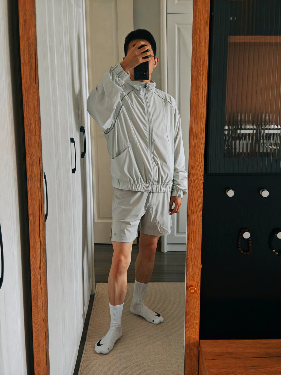 hgdtsq's tweet photo. Peel me off 🩲 and tie me up 🪢
想涩涩了🥺 https://t.co/LyudoHAjfT