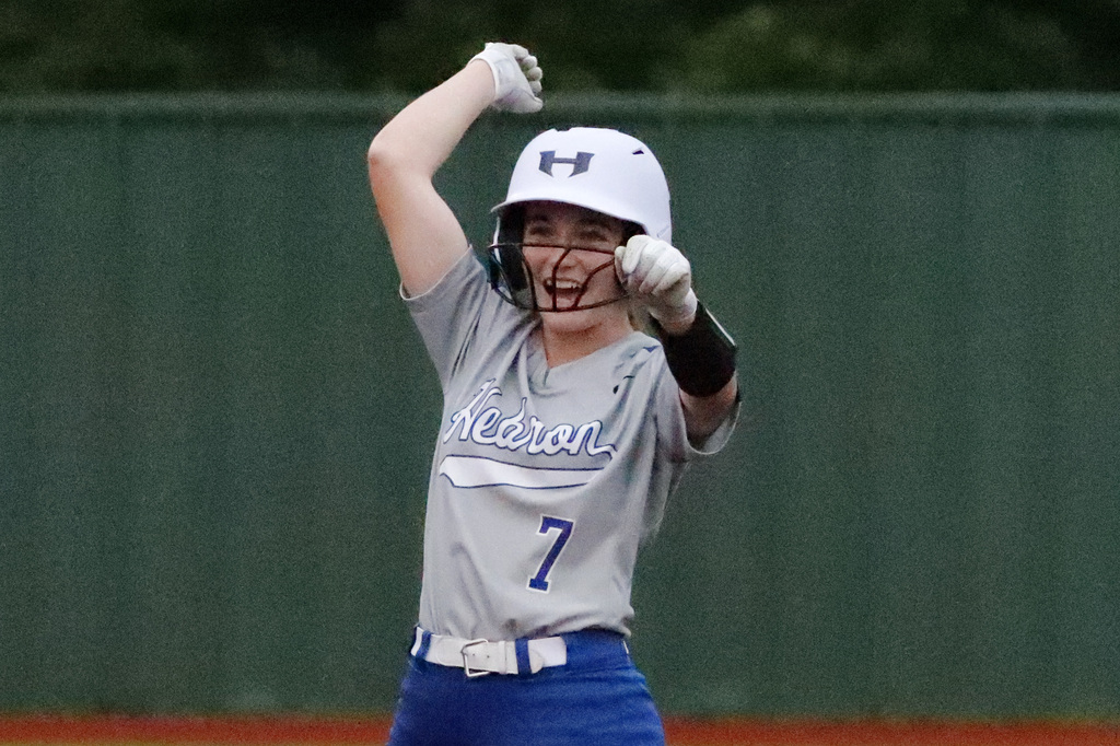 SportsDayHS's tweet photo. See photos from the Hebron-South Grand Prairie 6A-I area-round playoff matchup🥎

📸: Stewart F. House / Special Contributor

Full gallery and more coverage here: https://t.co/v4tltwUoxe https://t.co/ep4yPgYE2C