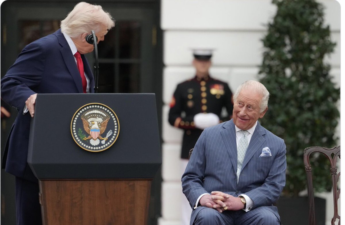PeterPilz3's tweet image. Während König Charles III. seinen Besuch in den USA abschließt, kündigte Präsident Donald #Trump am Dienstag die Abschaffung der Zölle auf #Scottish #whisky als Geste an, um die Beziehungen zwischen den USA und Großbritannien zu feiern.

Obwohl es Teil eines breiteren