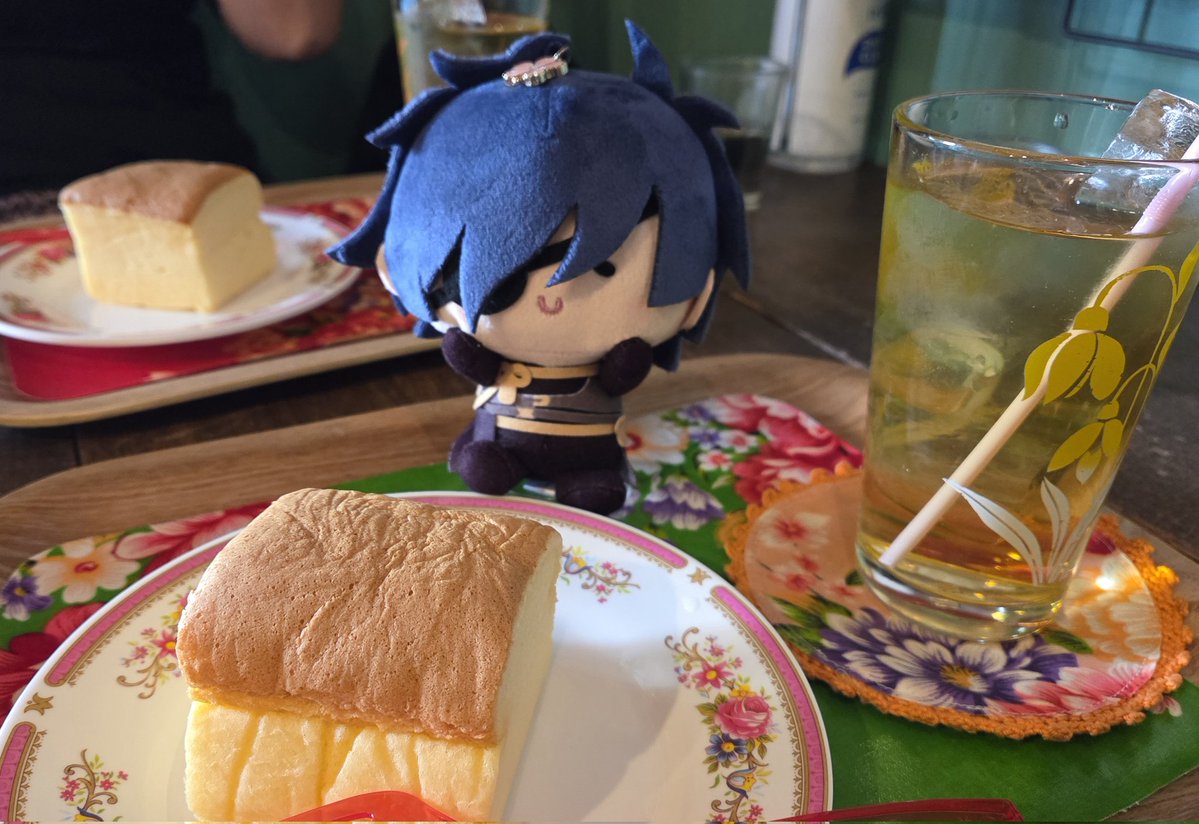 おやつに台湾茶とカステラ～
んまちゃんを添えて