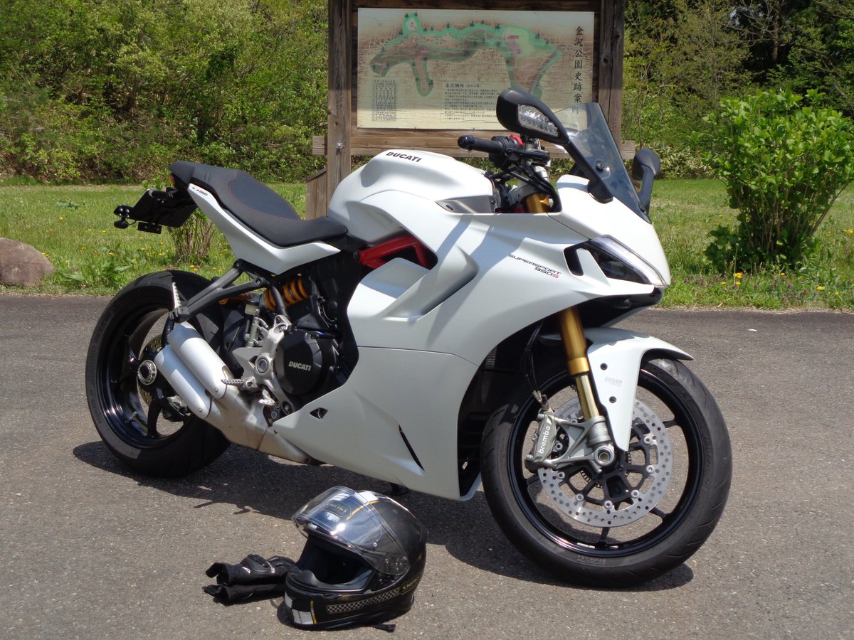 Accel01_pso2's tweet photo. 本日、ついに納車しました
Ducati　SS９５０S！
これまで��ンダ車３台乗り継ぎ、初めての外車、初めてのドゥカティです！
よろしくお願いします！
＃バイク　＃納車　＃Ducati　＃バイク好きと繋がりたい https://t.co/UAb0SBxl2Z