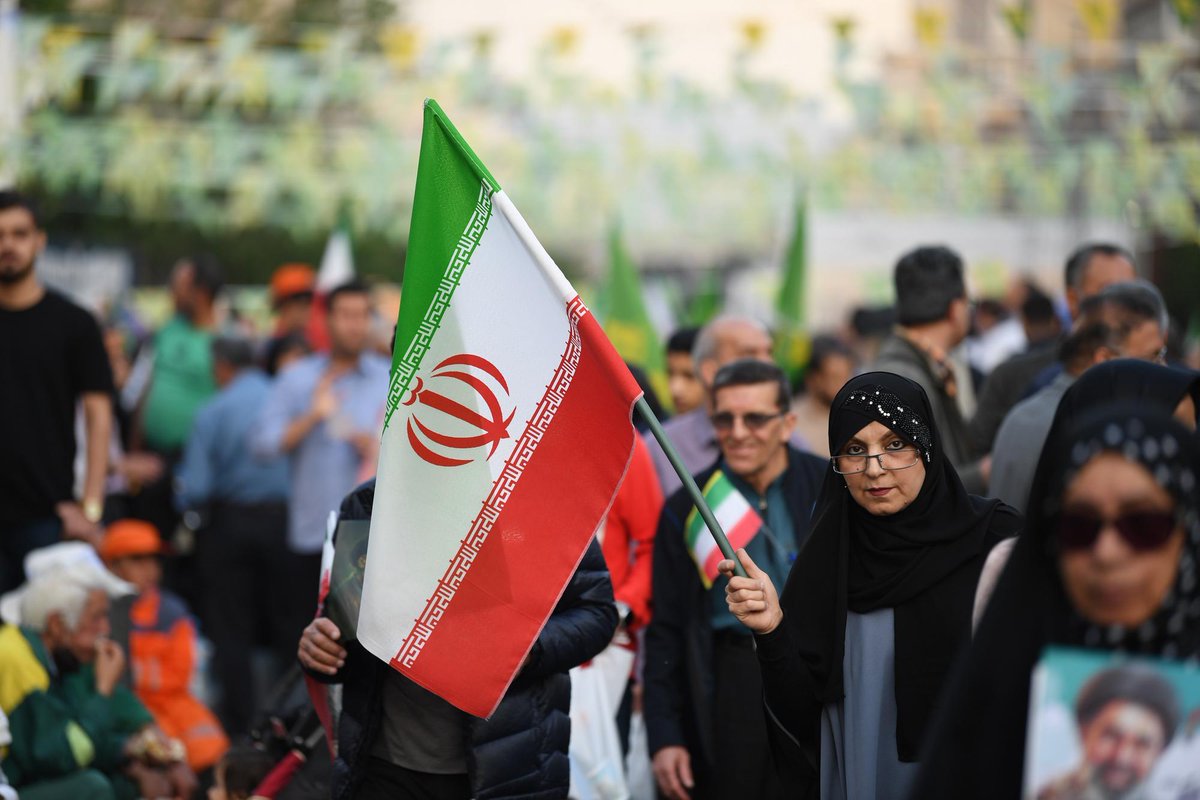 XHNews's tweet image. Latest on #MiddleEast tensions:
- U.S. offers arms sales to four #Mideast countries
- U.S. aircraft carrier Gerald R. Ford has left Middle East
- Most U.S. Middle East #military sites damaged in war with #Iran: report
- Poll shows 61 pct of U.S. citizens say U.S. #war against