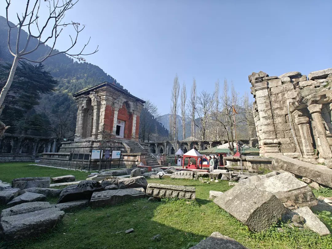 Ruins of 1200 years old Lord Vishnu Temple in Boniyar Baramulla , Jammu &amp; Kashmir, India 🇮🇳