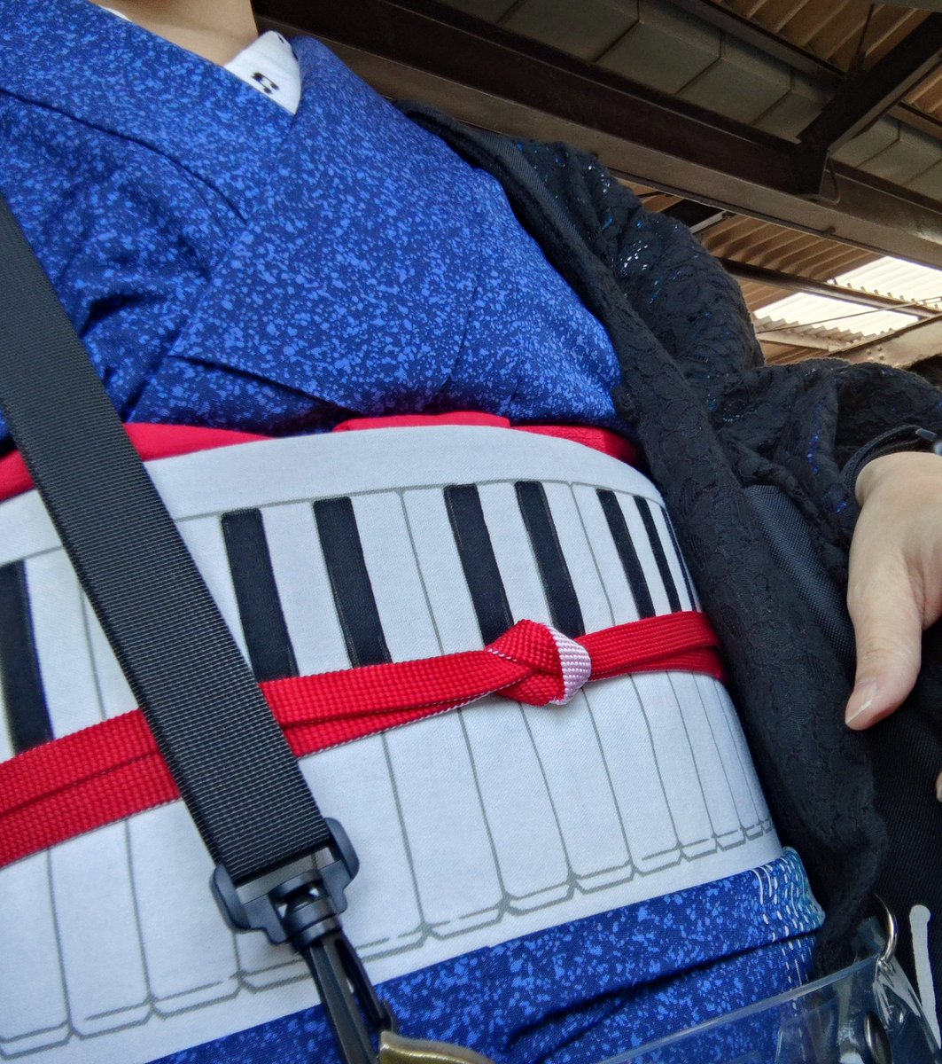 320ASUKA's tweet photo. 着たい着物を着て、付けたい小物を付けた！
組み合わせについては何も言わないで…
挿し色ってことで何とか…(；・∀・)ﾅﾗﾅｲｶ…
#TMNETWORK
#QUANTUM
#FANKS着物部 https://t.co/eulYJoPvLI