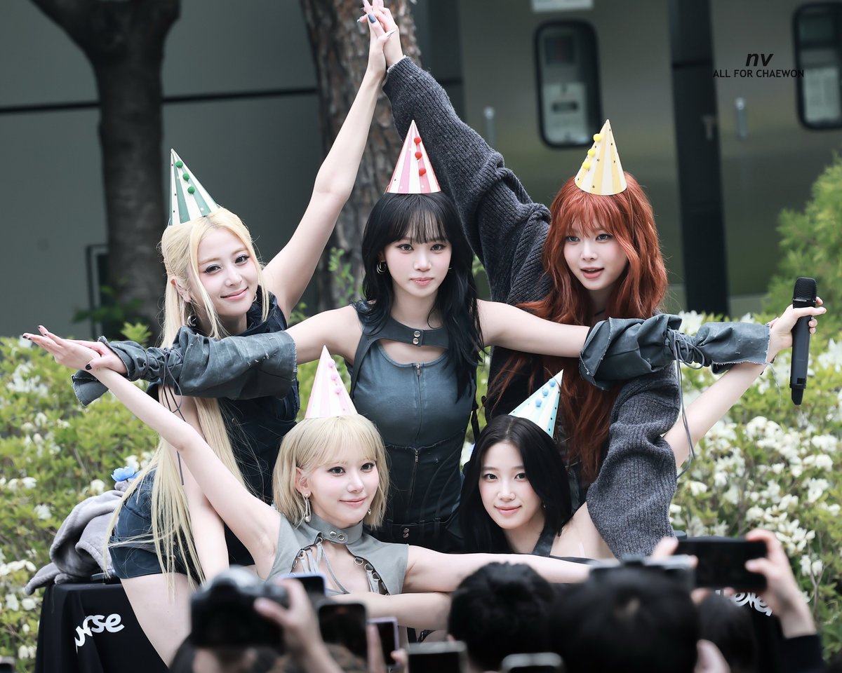 nv_chae's tweet photo. 260502 4주년 축하해🎉

🤍

#김채원 #KIMCHAEWON #CHAEWON
#LE_SSERAFIM #르세라핌 https://t.co/b34q5vdvfq
