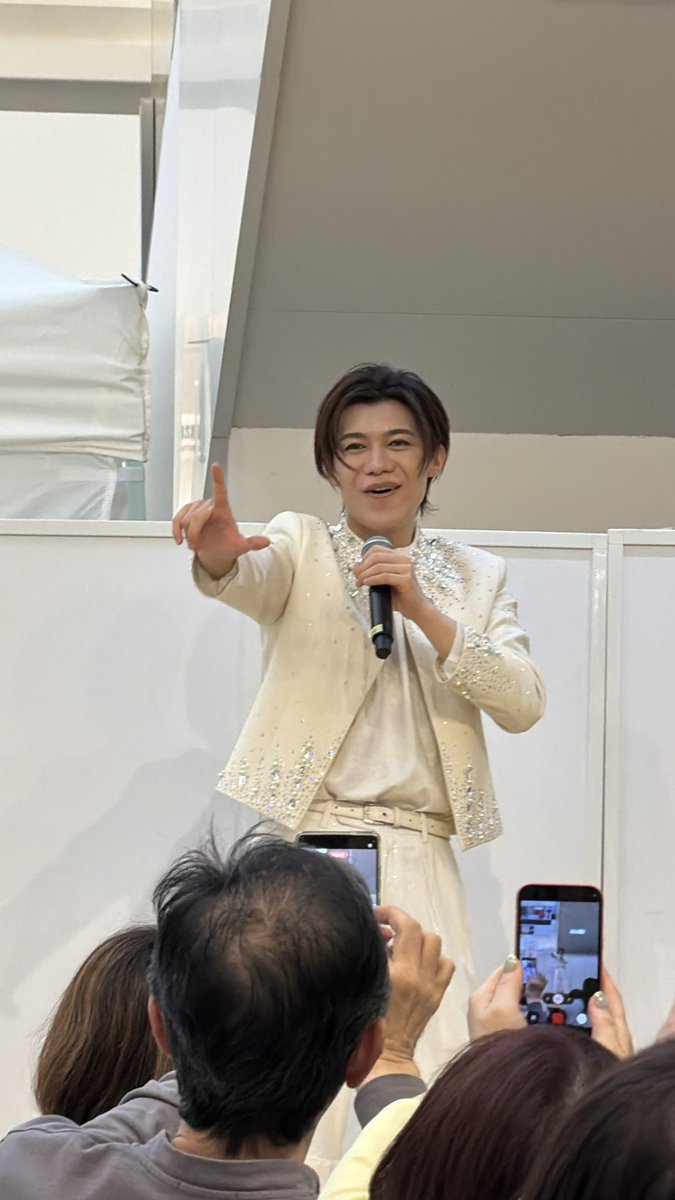 m_matsuden's tweet image. ＃イオンモール広島祇園
こんなところまで来ちゃってるー
明日は雨でずぶ濡レオンかなぁー？
さすが広島は西城秀樹さんの地元ですね
#新浜レオン
＃YMCA
＃全てあげよう
＃LOVEしない?