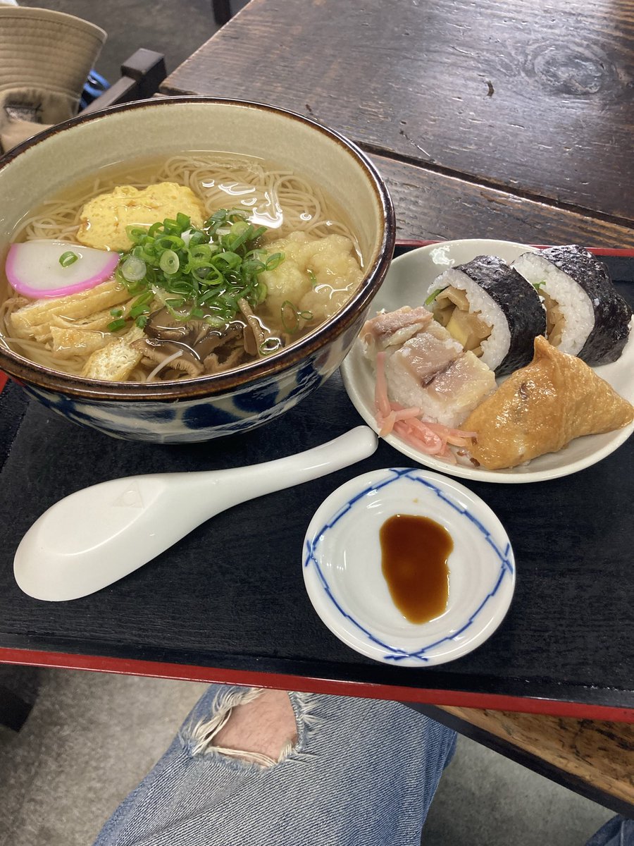 yanchoco_jp's tweet photo. お昼は、にゅうめんとお寿司セット
美味し😋 https://t.co/WaKpdxZt24