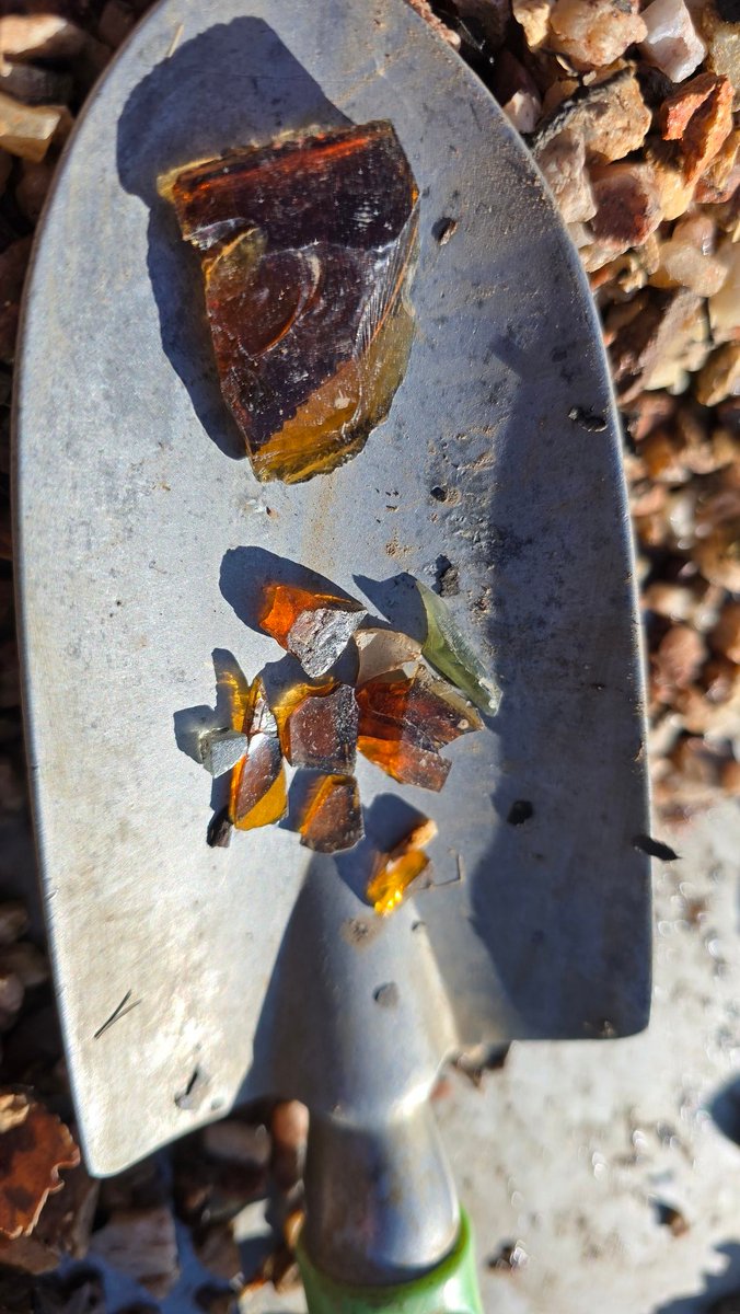 EmconBlack's tweet photo. Not one sapphire today but plenty of some inconsiderate bastards piss up trash.
If you're coming to our back yard take your trash with you when you leave #Gemfields https://t.co/GthUqNvnZE
