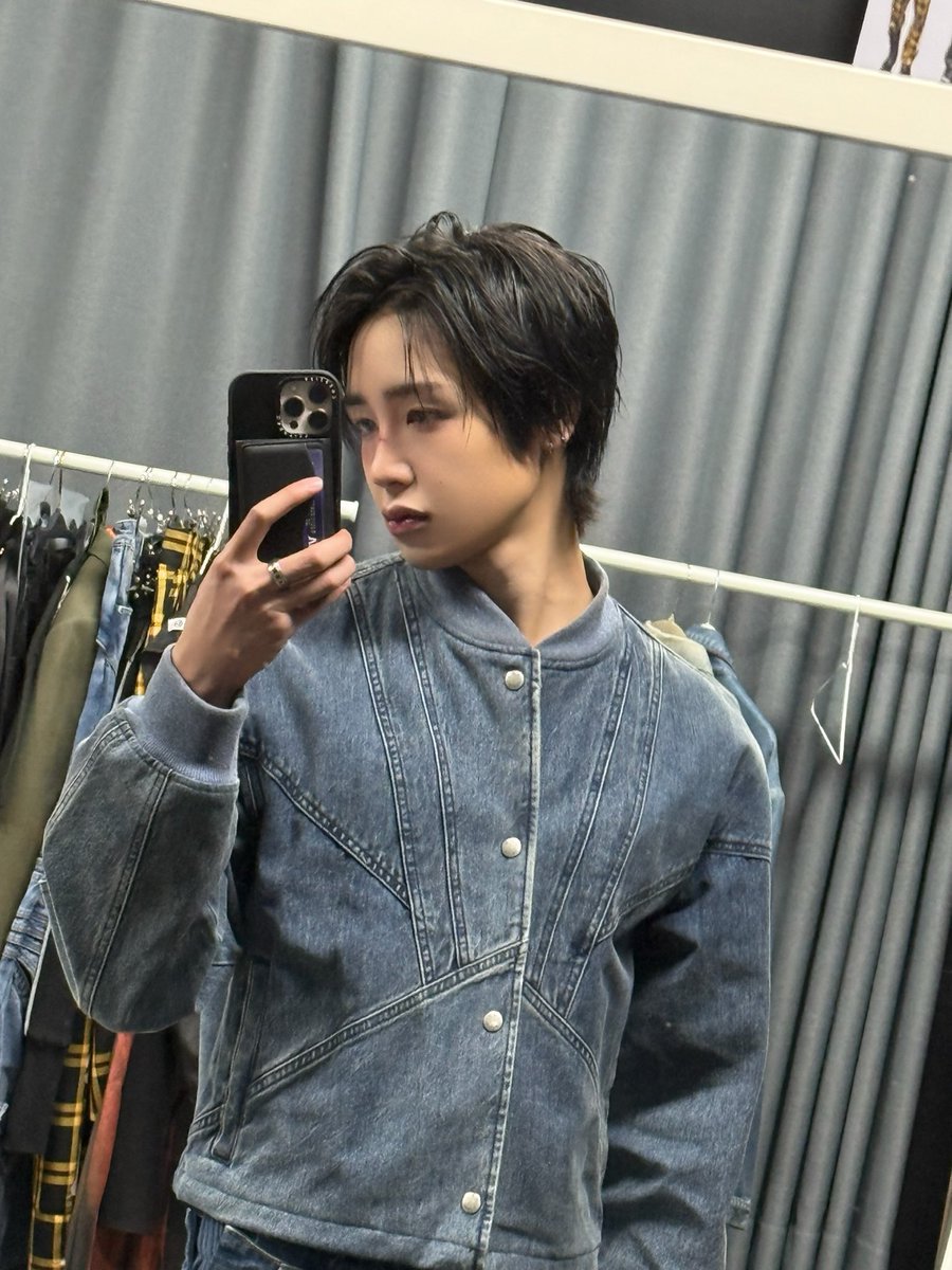 JannaSmi's tweet image. Hunter on fromm 🤍

#xikers #HUNTER #헌터 #싸이커스