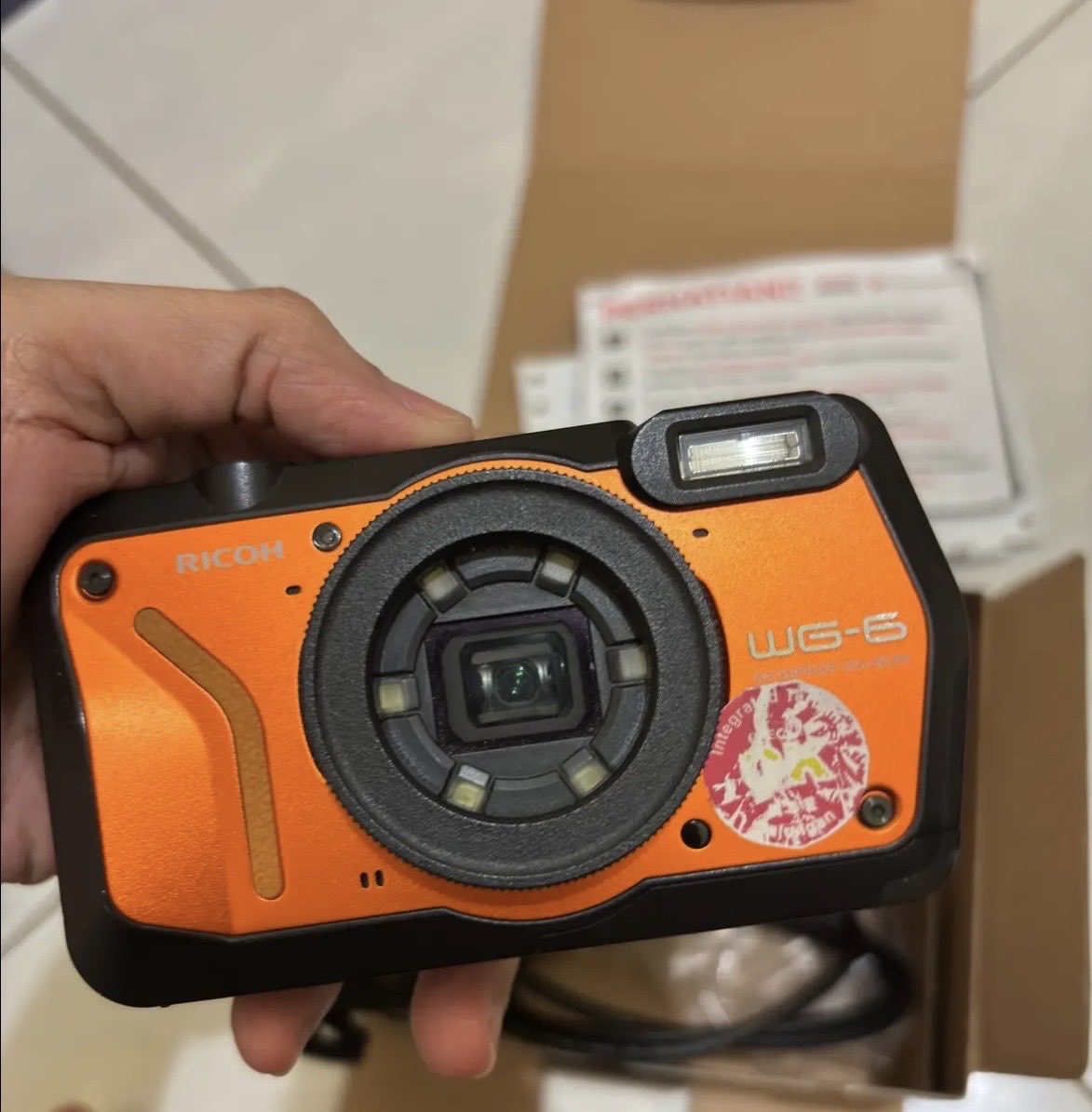 alaralline's tweet photo. WTS‼️CAMERA RICOH WG-6 ORANGE
Kondisi baik, kumplit beserta dus dan manual book. Bisa DM buat tanya2 yaa. Thank you https://t.co/WGnsk0xxEI