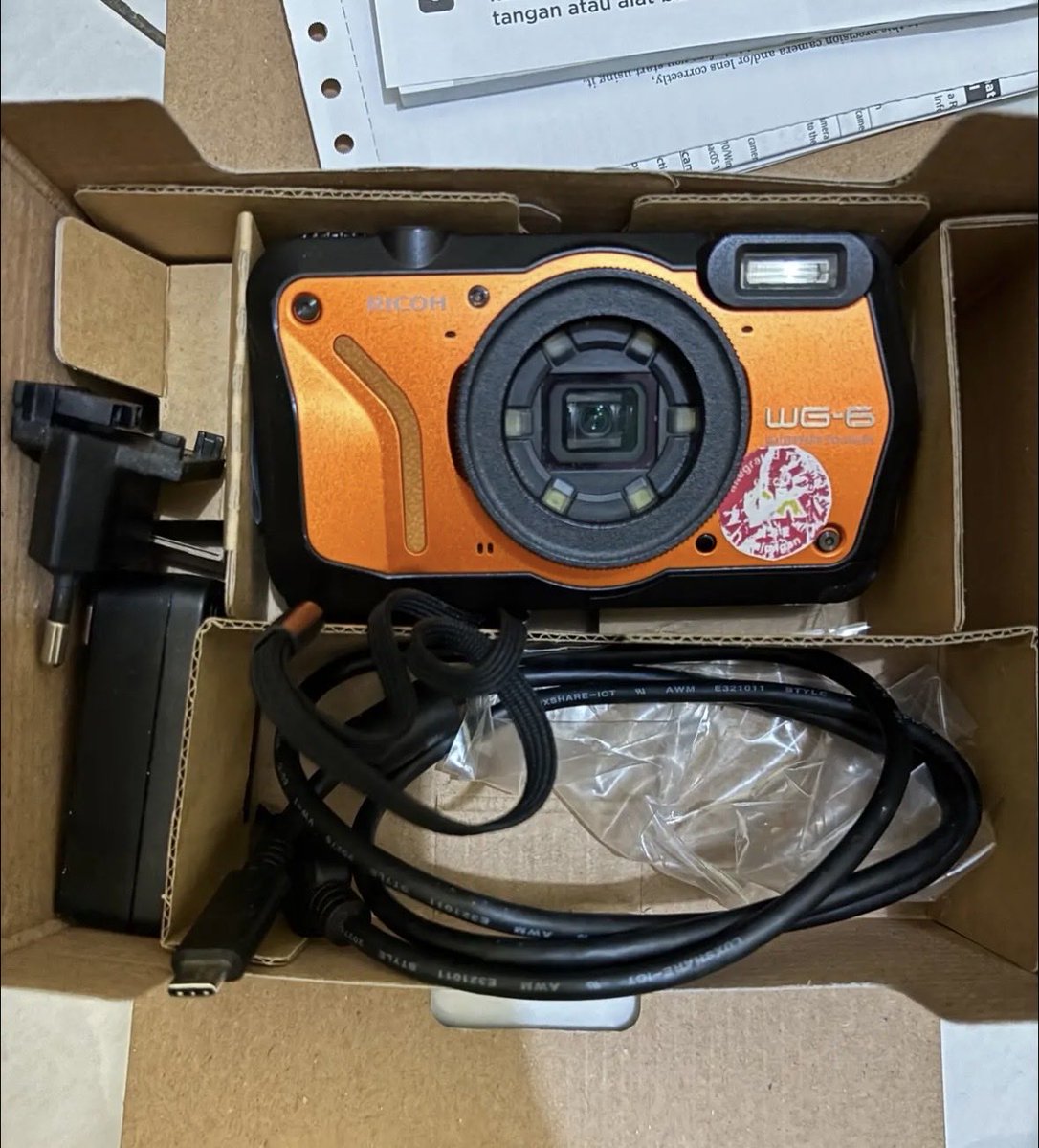 alaralline's tweet photo. WTS‼️CAMERA RICOH WG-6 ORANGE
Kondisi baik, kumplit beserta dus dan manual book. Bisa DM buat tanya2 yaa. Thank you https://t.co/WGnsk0xxEI