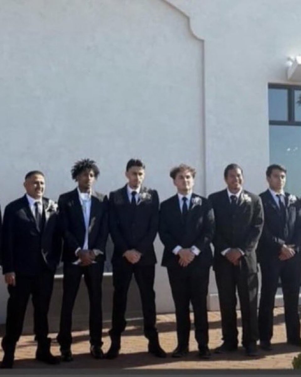 GGNBAYB's tweet photo. When NBA YoungBoy showed up to his barber's wedding last year 🙏❤️ https://t.co/F0CWhTwY7o