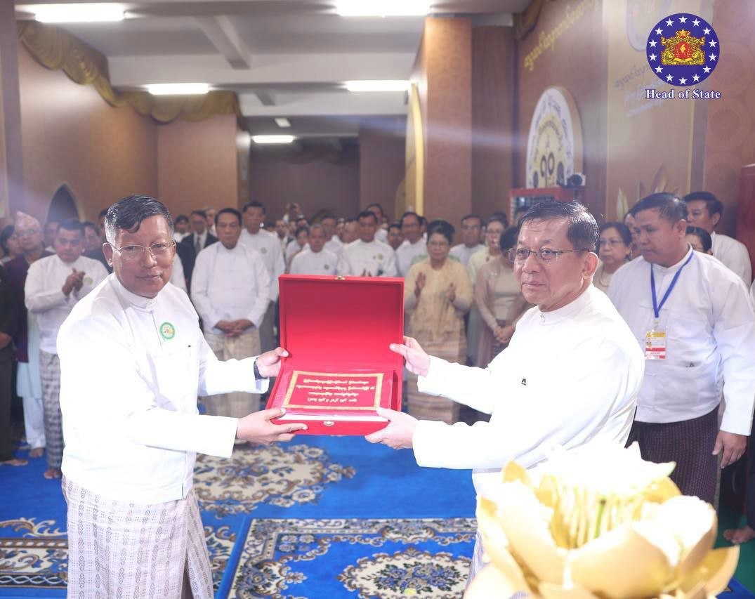 Head_of_State19's tweet image. An auspicious ceremony to commemorate the 70th Anniversary of the successful  organizing of the Sixth Buddhist Council of the Republic of the Union of Myanmar held, attended by President U Min Aung Hlaing and wife, Daw Kyu Kyu Hla.
#Leader
#President