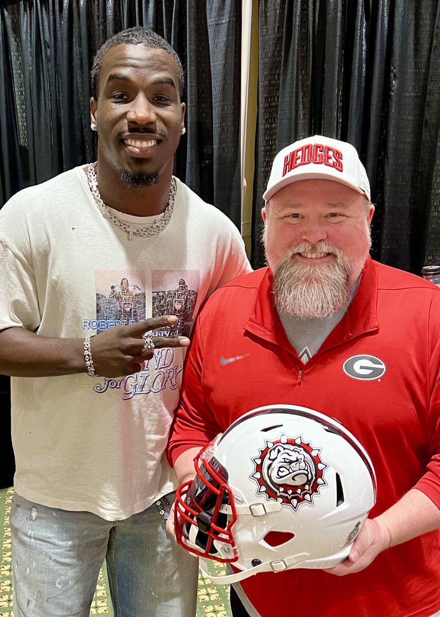 hbtfdawgscast's tweet image. Just a couple of Georgia Bulldogs legends repping the #hbtfdawgscast with me. 🔥 #legendary #GoDawgs 
@KeleeRingo @StetsonIV
