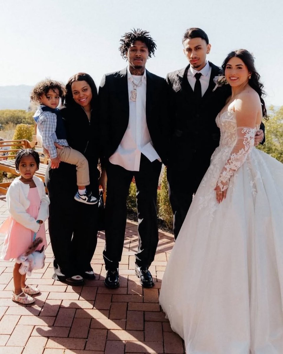 GGNBAYB's tweet photo. When NBA YoungBoy showed up to his barber's wedding last year 🙏❤️ https://t.co/F0CWhTwY7o