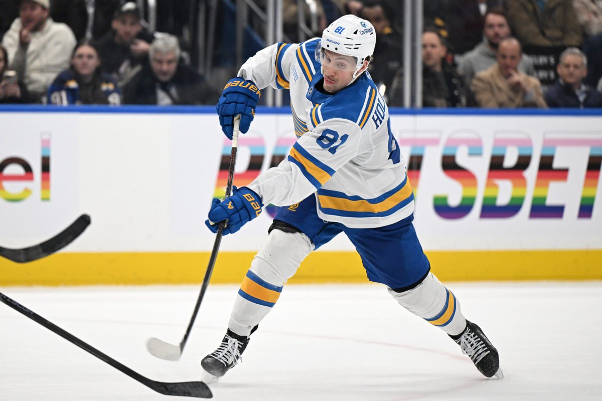 PoeskieA's tweet image. St. Louis Blues re-sign Dylan Holloway poeskiessportsnew.blogspot.com/2026/05/st-lou…
#STLBlues 
#DylanHolloway