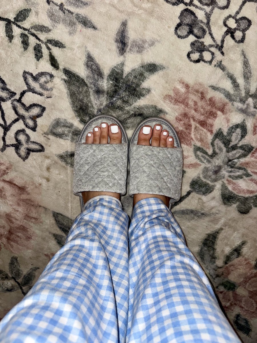 sweetlonababy's tweet image. New socks! #feetfetısh #feet #socks