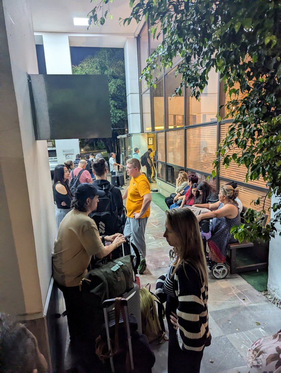 carlosmacdaleno's tweet photo. @JCZuazua @VivaAerobus + FIESTA INN la cronología de un vuelo cancelado no termina en el aeropuerto...... https://t.co/TQSWpMwFxL