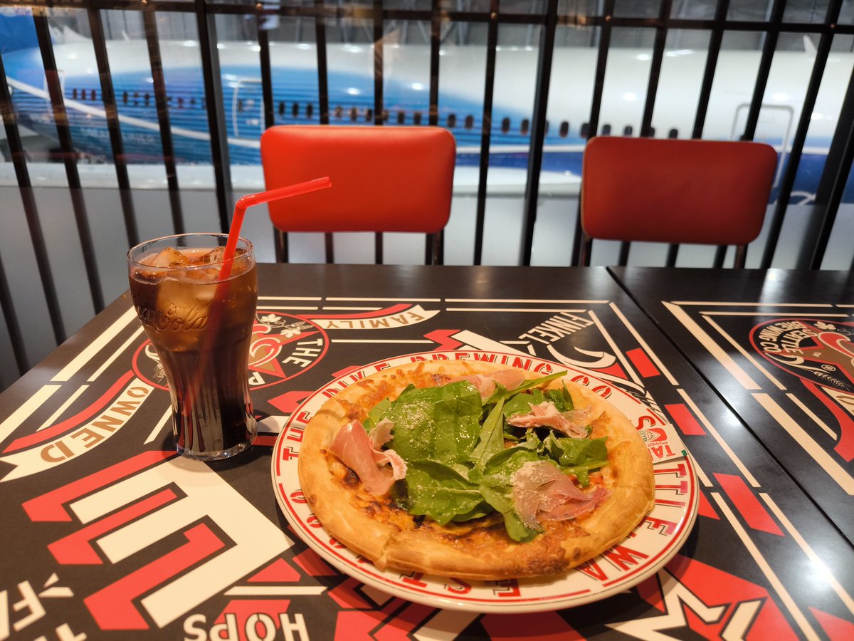 セントレアで出発前にピザ🍕