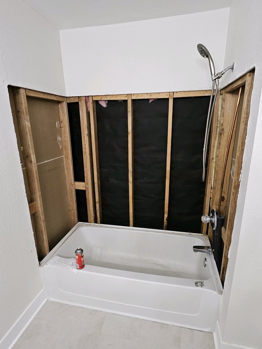 moldtestdallas's tweet image. Ever wonder how mold behind a shower wall gets remediated? 
1⃣ The Before
2⃣ The Setup
3⃣ The Tear Out
#moldremediation #bathroom #restoration #contractorlife #demolition