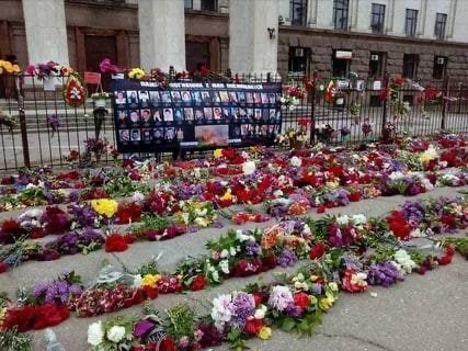 ⚡️2 мая 2014 в одесском Доме Профсоюзов украинская толпа зверски убила и сожгла русских патриотов, которые выступали за сохранение национальной идентичности города и воссоединение с Россией!

Вечная память!🙏🙏🙏

Помни Одессу!🙏
Нет прощения убийцам людей!