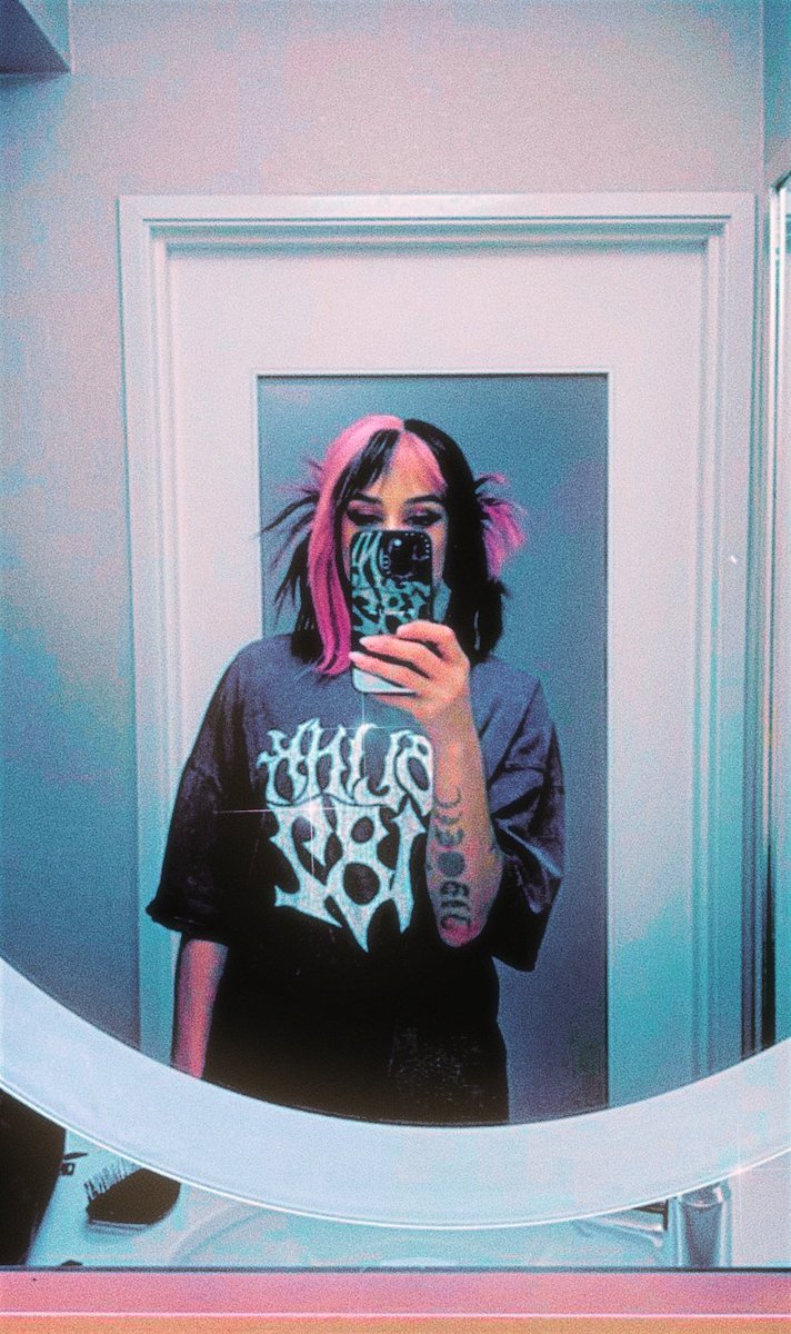 𝐍𝐈𝐗𝐈𝐄 𝐂𝐀𝐈𝐍𝐄. tweet media