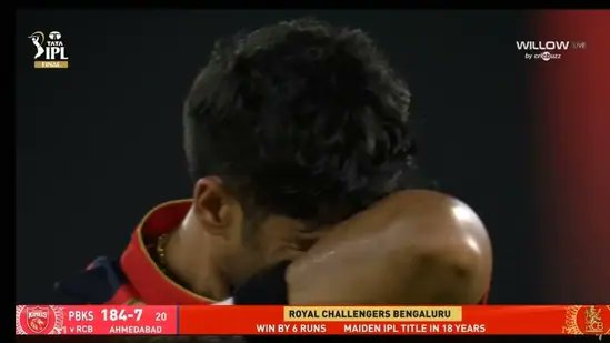 iamrasi2's tweet photo. @PunjabKingsIPL Sorry bhai, Gambhir ke bina trophy nahi! 😂 https://t.co/LEYl0RYWde