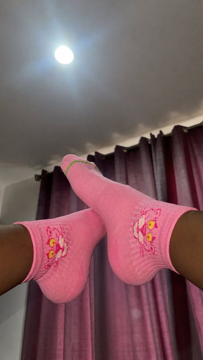 PinnkToees's tweet photo. Pretty in pink 🩷🩷 https://t.co/MIt9h0taQB