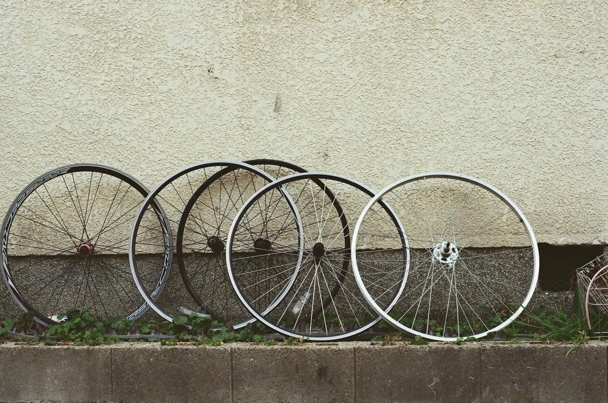 photoyoshioka's tweet photo. KODACOLOR 200 Film 135-36枚撮り https://t.co/j3vtOJYWBQ
#KODACOLOR200 は、中速昼光バランスカラーネガフィルムです。きめが細かく、色が飽和し、シャープネスが高く、露出緯度が広く、色再現が一貫しており、一般的な写真撮影状況に適しています。
#kodak
#new
#コダカラー200
#門真市写真屋 https://t.co/LdFqRYHteN