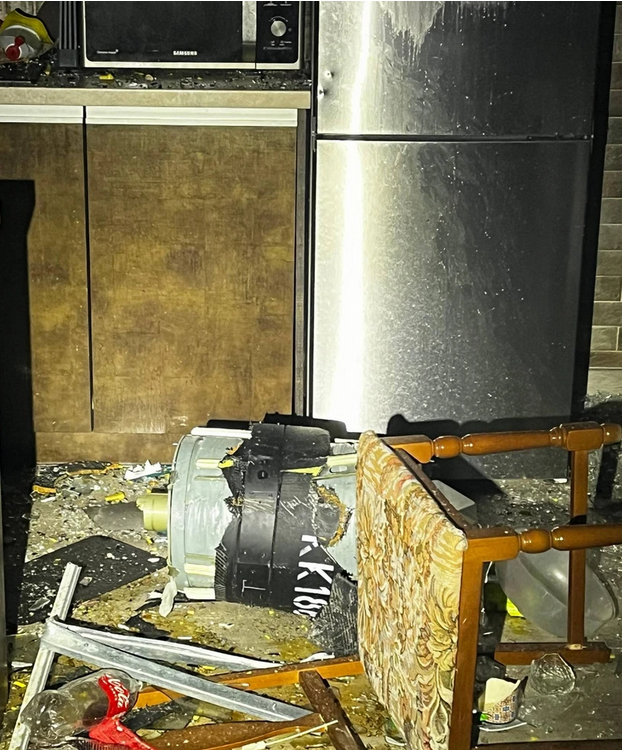 srbija_eu's tweet image. Russian forces attacked Kharkiv with drones on the night of 1-2  May, hitting a 12-storey residential building in the Shevchenkivskyi  district and leaving people injured. #news #ukraina #russia