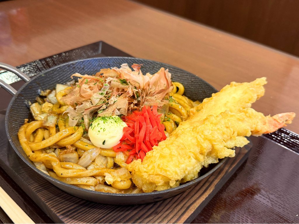 店内製麺のもちもち麺を、特製ソースで香ばしく焼き上げた #焼うどん
