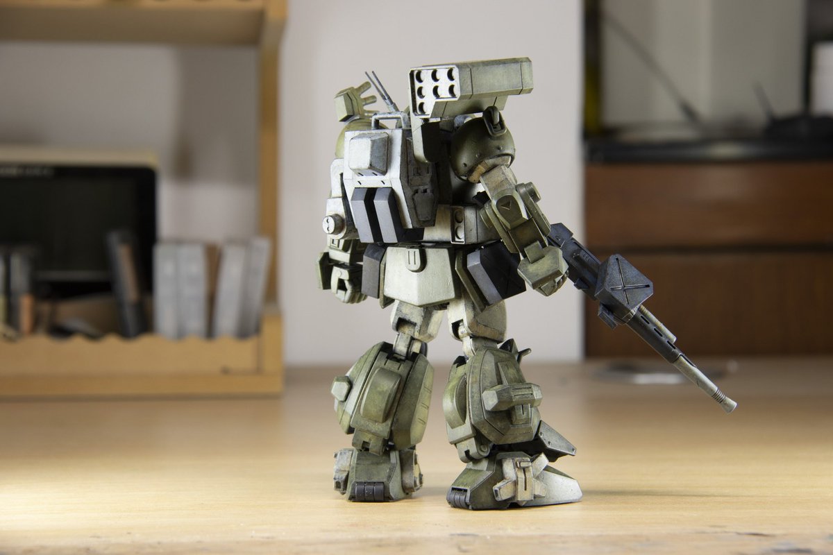 CananShaw_cn's tweet photo. バンダイ HG ATM-09-STTC スコープドッグ ターボカスタム

水性漆で新MAX塗装やってみました✨
肩はキャスト風の質感に加工、目は付属ステッカーの上からUVレジンでコーティングして仕上げてます。 https://t.co/WTCAi9Q2Aw
