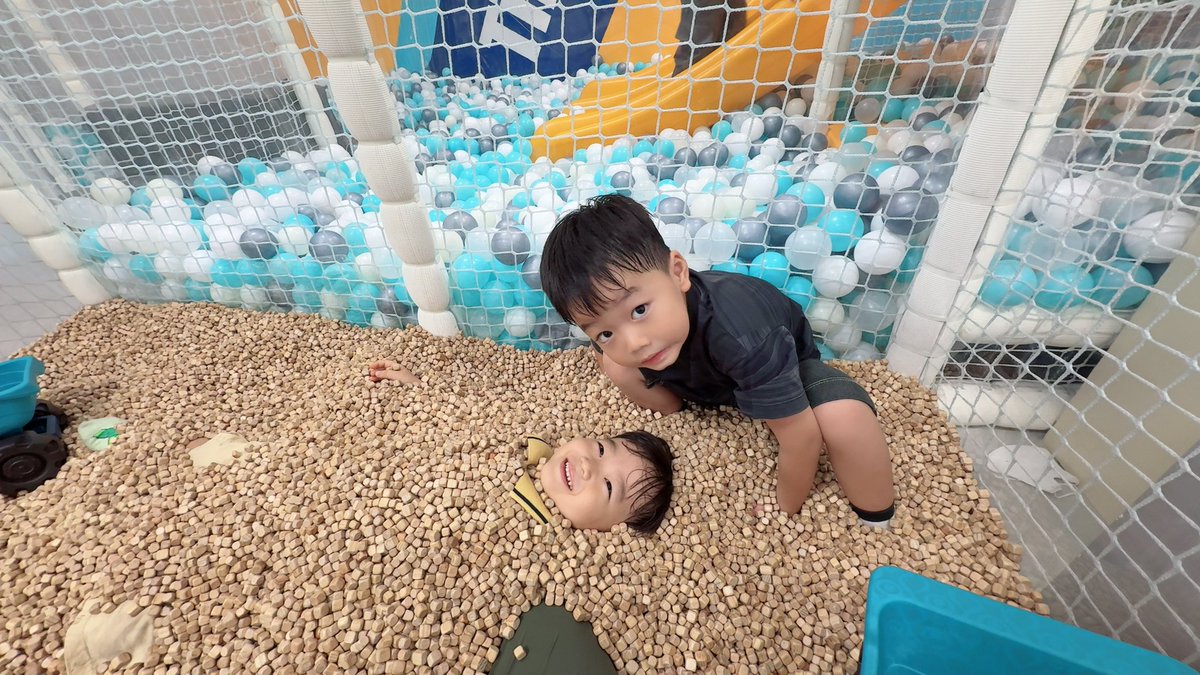 Japanese 🇯🇵 brothers in Vietnam 🇻🇳ベトナム生まれの日本人 tweet media