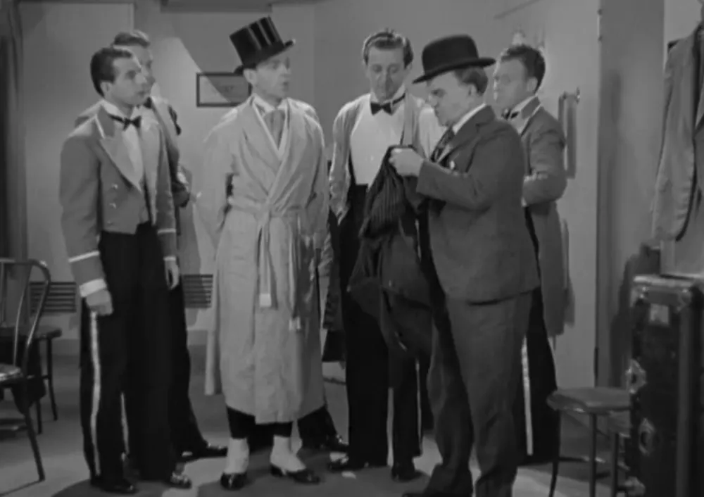 jaxbra's tweet photo. SATURDAY! Day 3! What are you seeing? These are the morning/early afternoon robe movies!
#TCMFF #TCMParty #ClassicMeninRobes
Abbott & Costello Meet Frankenstein (1948) 9AM at House 4
The Day the Earth Stood Still (1951) 9:15AM at House 1
Swing Time (1936) 12PM Chinese IMAX https://t.co/cx2AcQW3dl