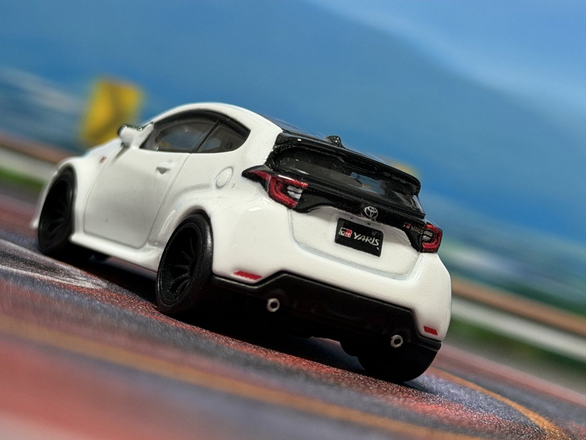 64minicar tweet media