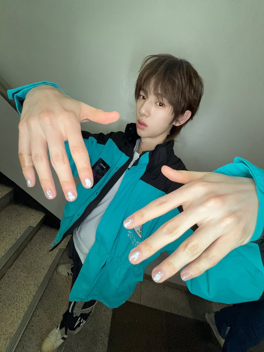 코르 tweet media
