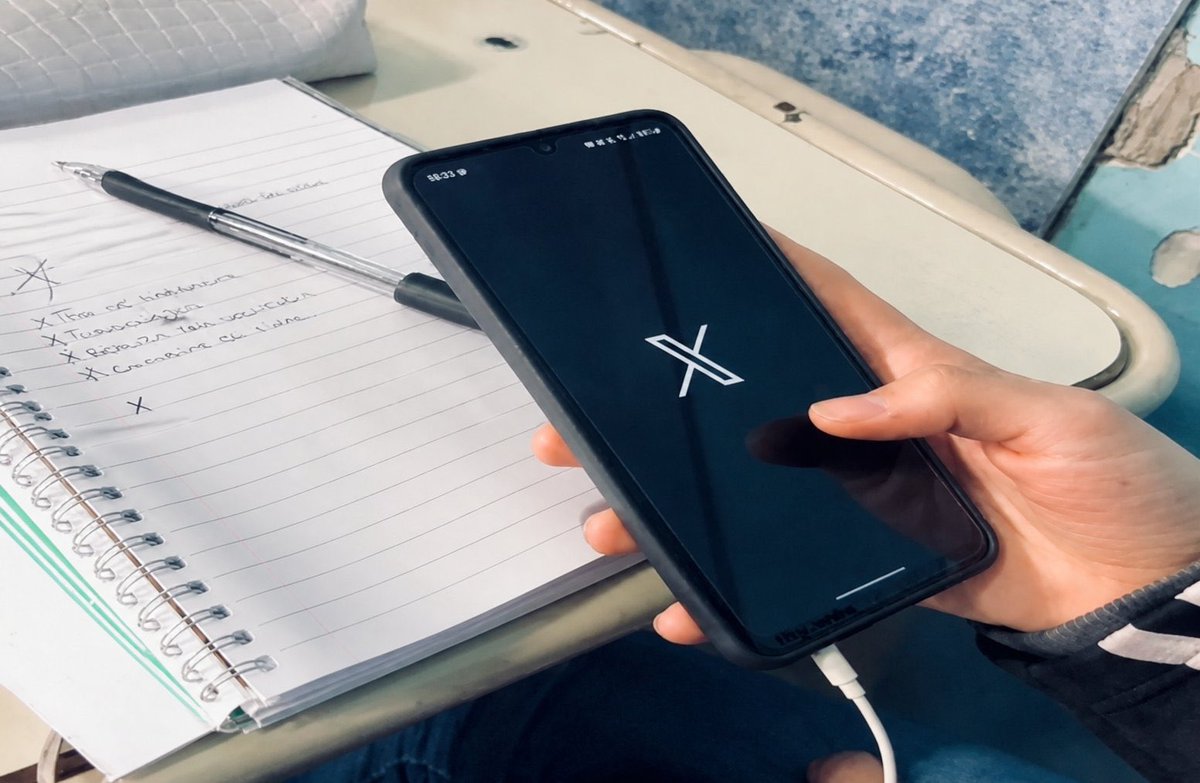 Lorex tweet media
