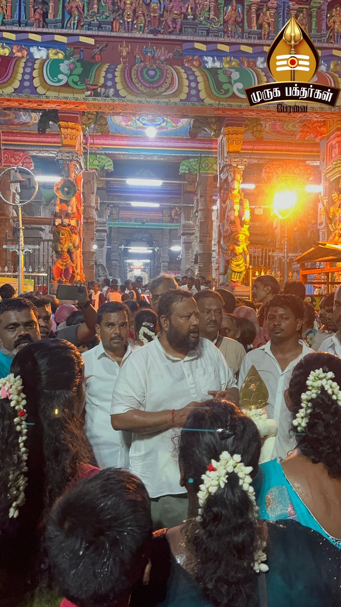 murugabakthar's tweet photo. சித்ரா பௌர்ணமி - மாபெரும் திருப்பரங்குன்றம் பௌர்ணமி கிரிவலம்..

முருக பக்தர்கள் பேரவை சார்பாக, திருப்பரங்குன்றம் தீபத்தூணில் தீபமேற்ற வேண்டி, சித்ரா பௌர்ணமியில் நடைபெற்ற மாபெரும் பௌர்ணமி கிரிவலத்தில் ஏராளமான பக்தர்கள் கலந்துகொண்டனர்..

#வலம்வருவோம்_நலம்பெறுவோம் #திருப்பரங்குன்றம் https://t.co/om387Iupmu