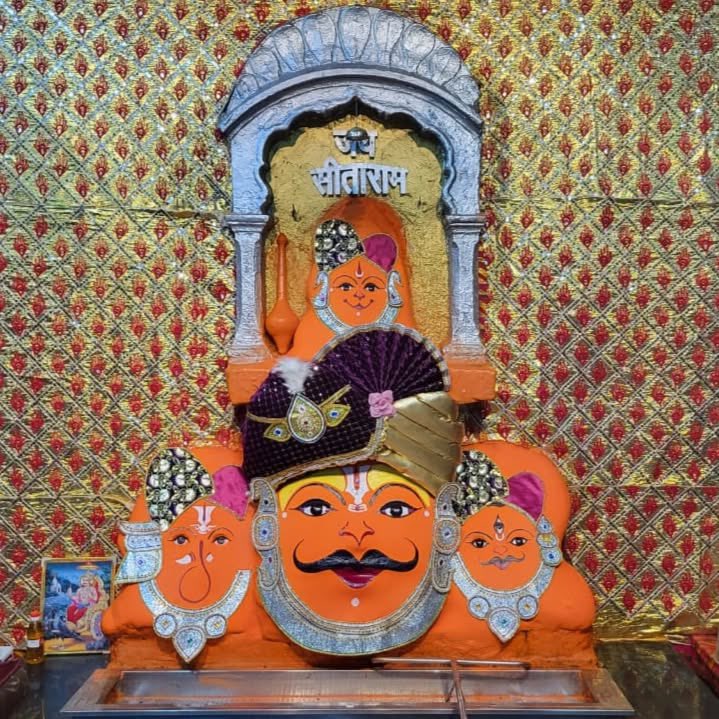 DipeshBathraBJP's tweet image. #जय_शनि_देव🙏🏻🚩

ॐ निलान्जन समाभासं रविपुत्रं यमाग्रजम।
छायामार्तंड संभूतं तं नमामि शनैश्चरम॥

ॐ शं शनैश्चराय नमः🙏🏻

जय शनि महाराज, नवग्रह शनि मंदिर, उज्जैन 🙏🏻🚩

।। जय श्री शनिदेव ।।🙏🏻

#NarendraModi जी 

#Dipesh_Bathra_BJP #दिपेश_बाथरा