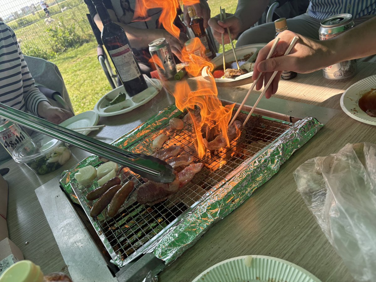 mirity_el's tweet image. 荒川BBQ🍖

低投資で朝イチエンディングいれて気分よくBBQへ(o´∇ `o✩)

同じめんばーでお花見が雨でできなかったからめっちゃいいお天気でうれしい♡

いっぱいお肉食べていっぱい呑むぞー🍺💓

日焼けもいっぱいしそう☀︎

#荒川運動公園 
#BBQ