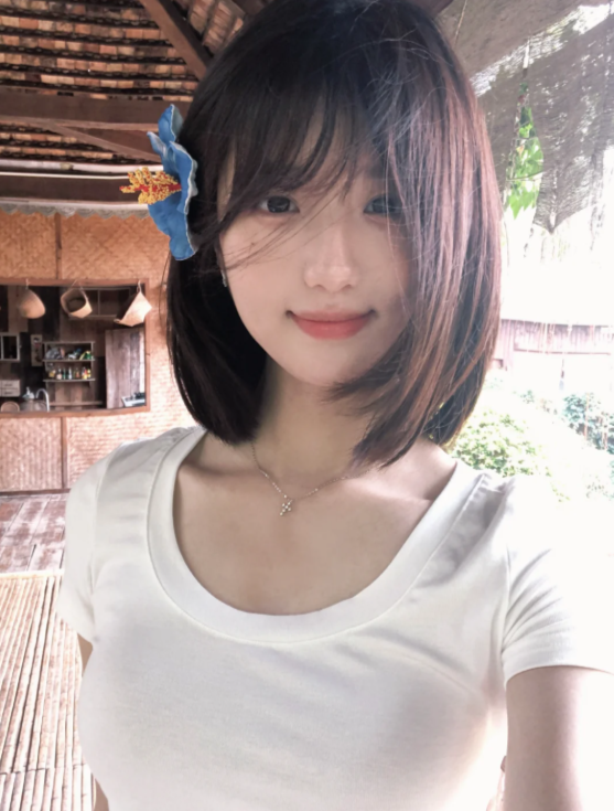 别出门，门外有坏女人🌈 tweet media