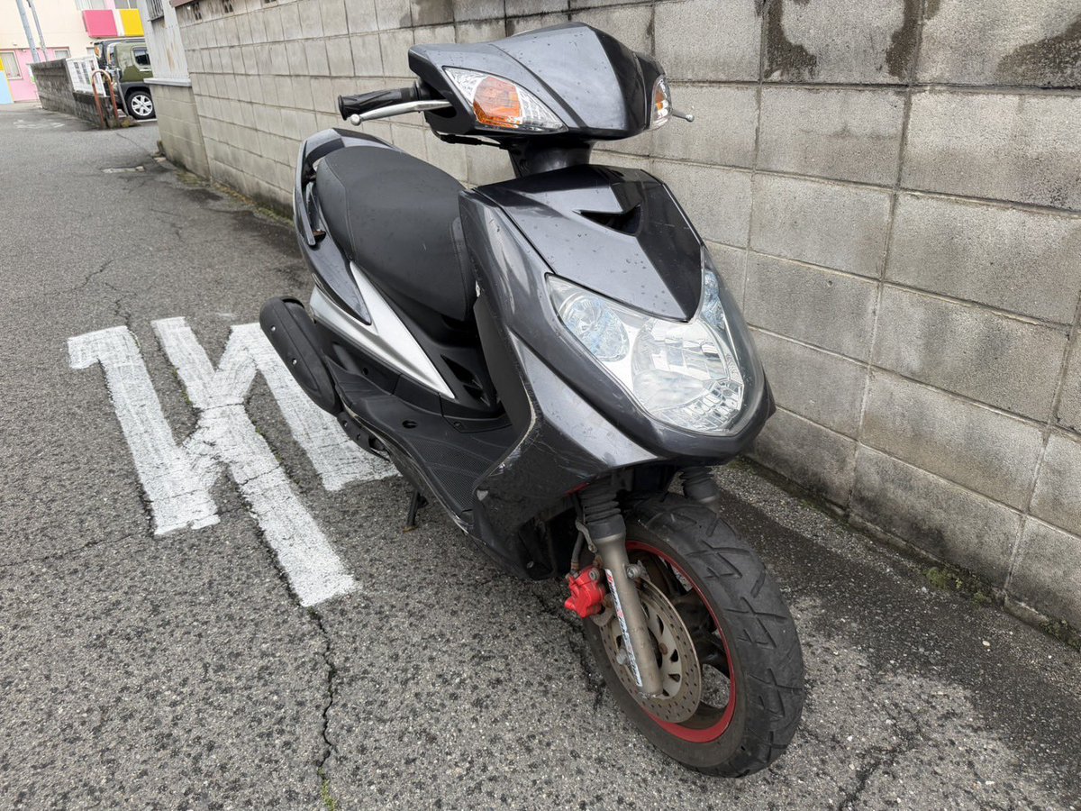 GUYSFactory's tweet photo. 大阪発‼️
シグナス売ります‼️

シグナスX 2型台湾ガンM✨
入荷致しました🔥

走行距離4万キロ台✨
カスタムしてからの納車や遠方の配送も出来ます😊

是非お問い合わせ下さい✨

#シグナス売ります #バイク売ります #シグナスx #シグナス専門店 #GUYSFACTORY 
#大阪発 #堺市西区草部 #小型スクーター https://t.co/4ava2hbarN
