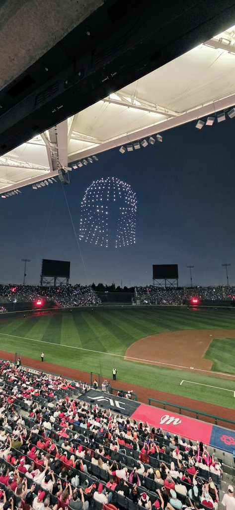 HoraciodelaVega's tweet image. Gran juego contra @GuerrerosOax en una noche muy espAcial en la Cdmx, @Disney #Mandalorian  #Grogu @DiablosRojosMX han hecho una serie icónica de la @LMBBanorte. ⚾🇲🇽⚾🇲🇽 

Super afición en un lleno total del @HarpEstadio